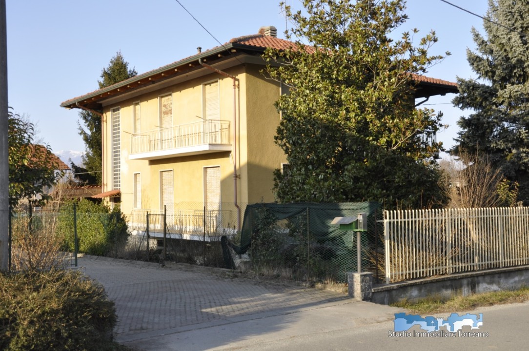  strambino vendita quart: realizio studio-immobiliare-torreano